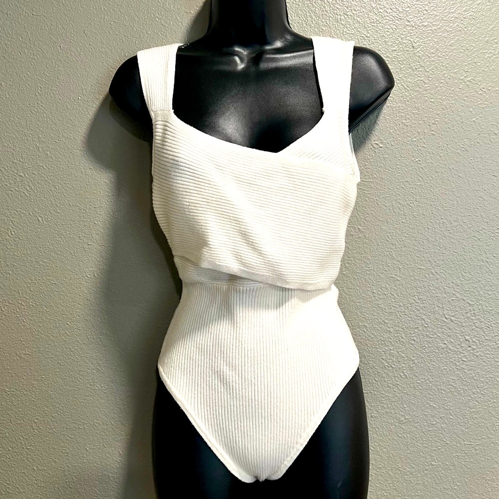 Abercrombie & Fitch white bodysuit Medium